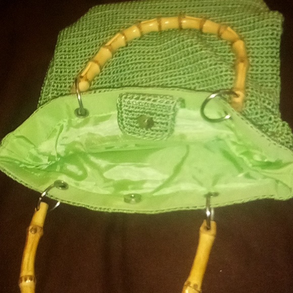Vintage crocheted purse w/rattan handles (straps) - Picture 6 of 8